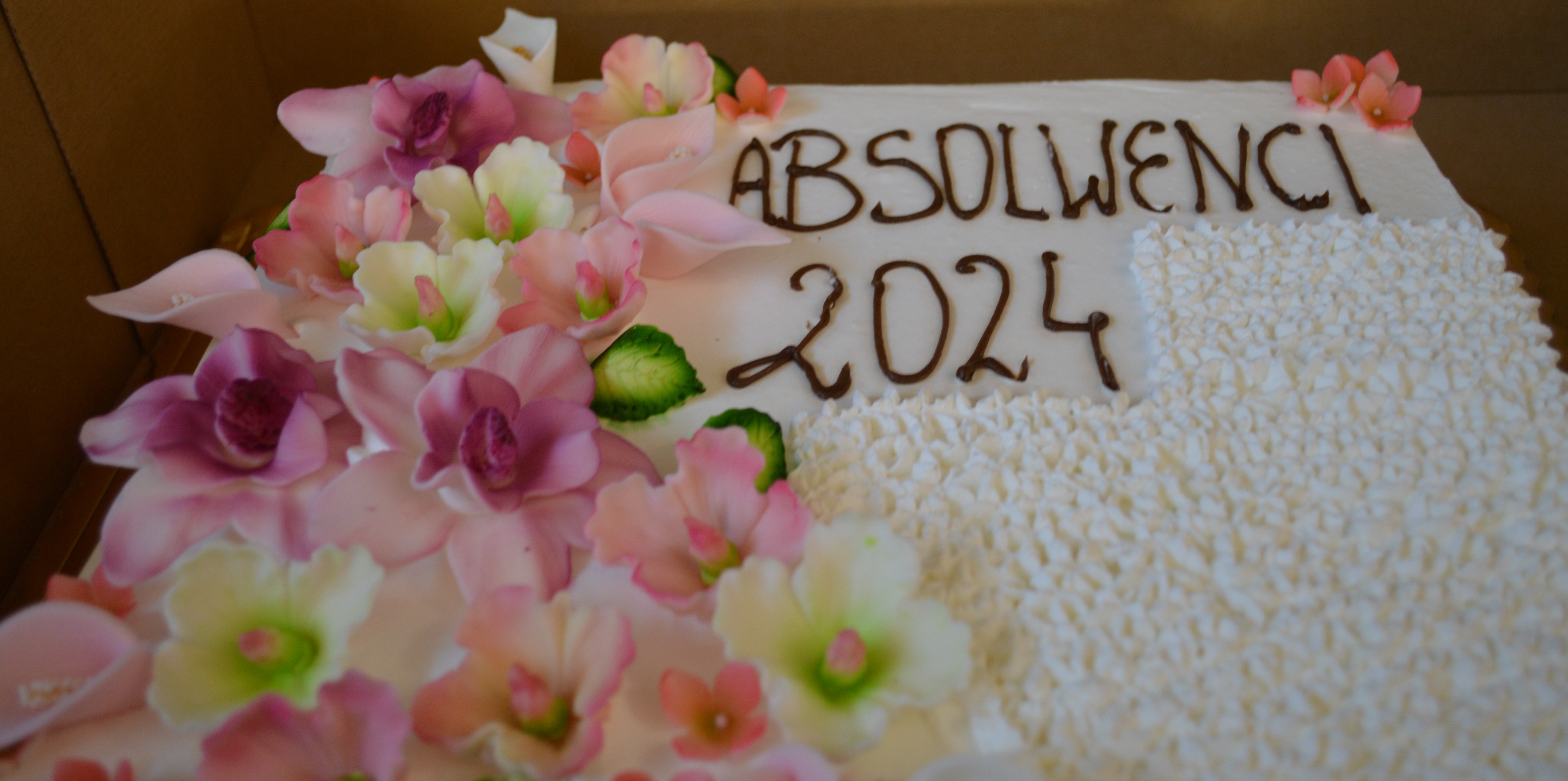 tort dla absolwentów