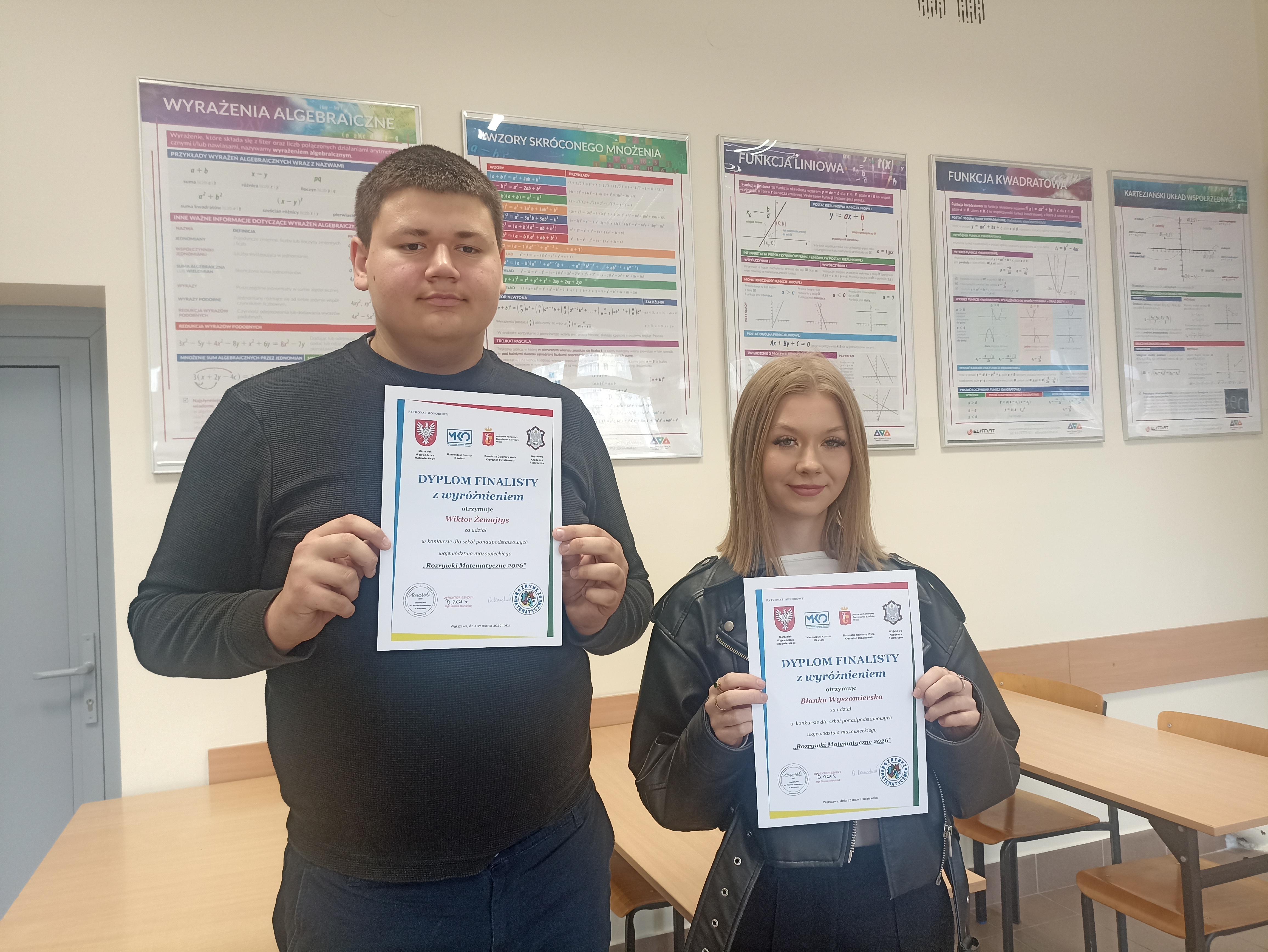 uczniowie, kt&oacute;rzy otrzymali wyr&oacute;żnienie